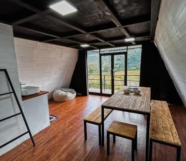 Illukkumbura Casa | A frame Riverston