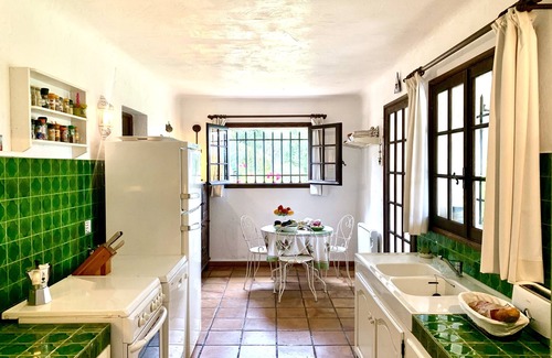 Saint-Cezaire-sur-Siagne Villa | Una villa francesa enclavada en medio de un olivar