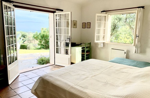 Saint-Cezaire-sur-Siagne Villa | Una villa francesa enclavada en medio de un olivar