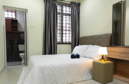 Central District Apartamento | A Generous & Cozy 3BR Cove House, FREE Parking