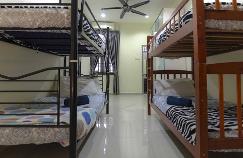 Central District Apartamento | A Generous & Cozy 3BR Cove House, FREE Parking