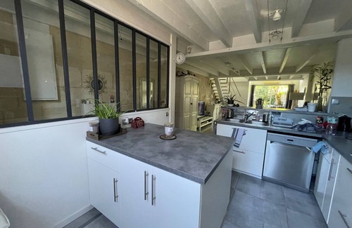 Bordeaux Casa | Urban escape with pool and air conditioning