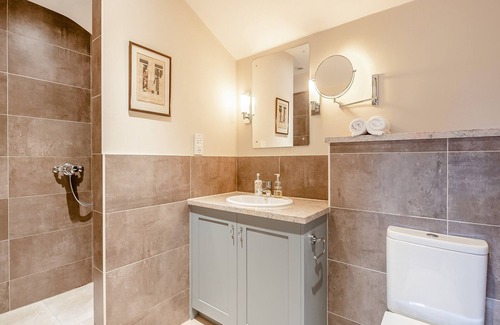 Chelmondiston Cabaña | 1 bedroom accommodation in Chelmondiston, near Ipswich