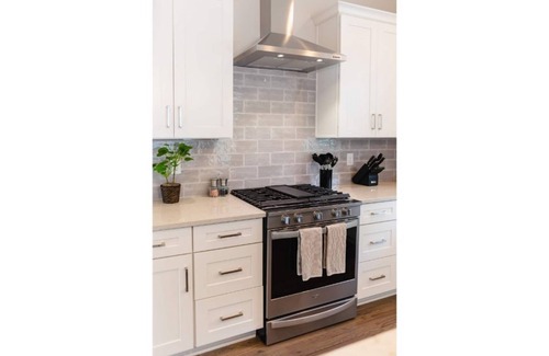 McFerrin Park Casa | A Gorgeous Luxury Home 5 minutes to Broadway/Downtown