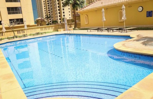 Al Sufouh 2 Apartamento | A Gorgeous Master En-suite room in the heart of JBR with Beach pool & gym