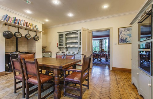 East Dereham Cabaña | A grand 11 bedroom Victorian property, which sleeps 26 people.