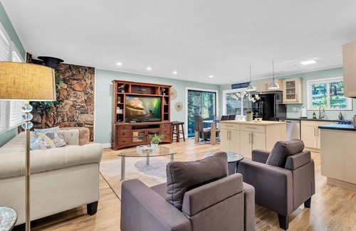 Tahoe Paradise Casa | A great 2 bedrooms/2 baths house away from the crowd but yet perfect location