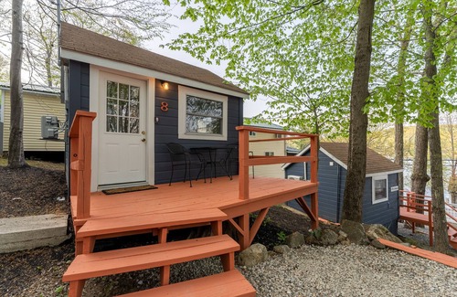 Alton Bay Cabina | A great cabin with lake views & access! Now Featuring AC/ Wi-Fi- & TV