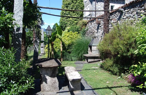 Tenero-Contra Casa | Un oasis verde en medio de la popular localidad de Tenero en el lago Maggiore.
