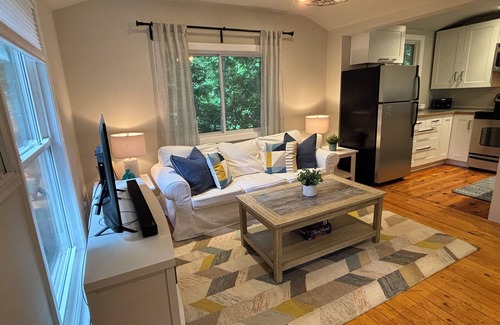 Alcona Casa | A Greyt Escape at Innisfil Beach