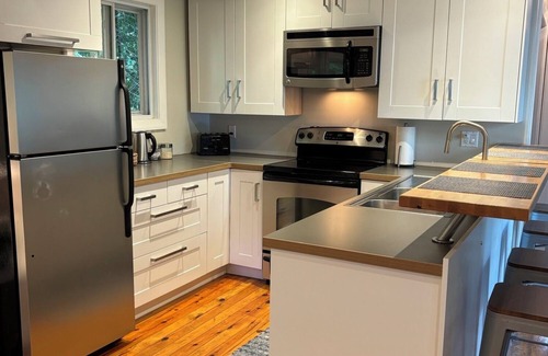 Alcona Casa | A Greyt Escape at Innisfil Beach