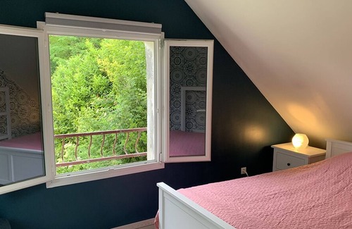 Fontaine-les-Coteaux Casa | Un remanso de paz en un entorno verde.