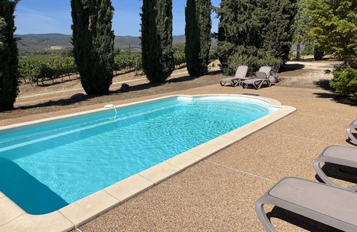 Roussillon Cabaña | Casa rural 'Le Luberon' rodeada de viñedos con vistas a las montañas Vaucluses