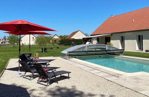 Juif Casa | A haven of peace in the countryside! Family home with swimming pool and large enclosed garden