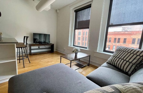 Old Market Apartamento | A historic 900 square foot Atrium loft in the heart of the Old Market