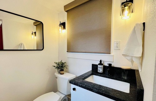 Sisters Cabaña | A Historic Inn, right in Downtown Sisters!The whole town at your doorstep