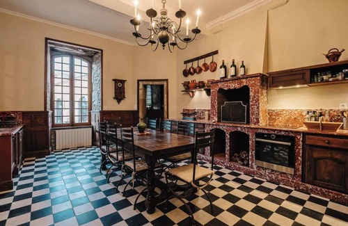 Caunes-Minervois Apartamento | A Historic & Modern Jewel in the Heart of Minervois