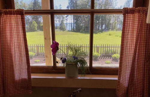 New Harbor Cabaña | A Historic Storybook Maine Cottage
