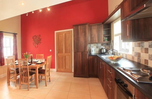 Dungarvan Casa | A holiday home that sleeps 6 guests in 3 bedrooms
