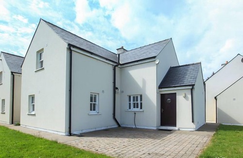 Dungarvan Casa | A holiday home that sleeps 6 guests in 3 bedrooms