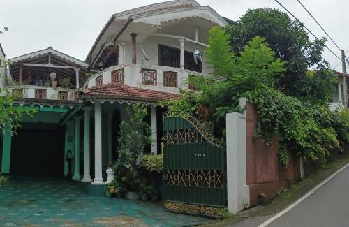 Yatinuwara Cama Y Desayuno | A Home Away B&B