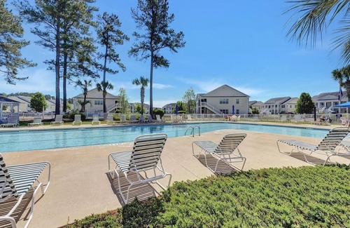 Carolina Forest Condominio | A Home Away from Home: 2-bdrm condo in Myrtle Beach w/amazing golf course view