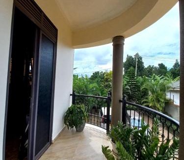 Entebbe Apartamento | A home away from home
