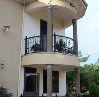 Entebbe Apartamento | A home away from home