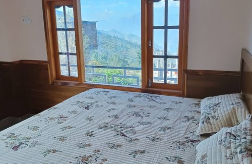 Jhakri Cama Y Desayuno | A homestay that embodies the true essence of Himachal Pradesh.