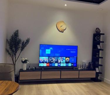 Ghirnatah Apartamento | A hotel apartment consisting of a bedroom and a living room