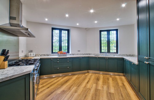 Builth Wells Casa | A house that sleeps 42 guests in 21 bedrooms