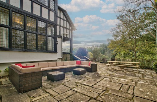 Builth Wells Casa | A house that sleeps 42 guests in 21 bedrooms