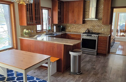 Stroudsburg Casa | A huge charming 3-bedroom house very close to many attractions in the poconos!
