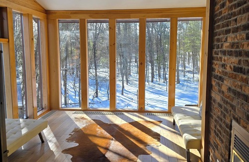 Stroudsburg Casa | A huge charming 3-bedroom house very close to many attractions in the poconos!