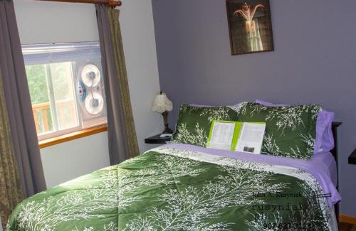 Tok Cama Y Desayuno | A Hyde Away Inn B&B