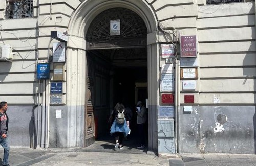 Naples City Centre Hostal | A I R H1o