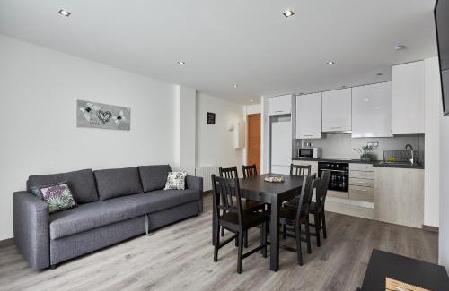 Le Pin Apartamento | A L'Ombre du Pin "2" - Family T3 near Disneyland and Paris, 1-6 Guests
