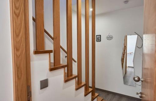 Le Pin Apartamento | A L'Ombre du Pin - Large T4 Duplex near Disneyland and Paris, 1-7 Guests