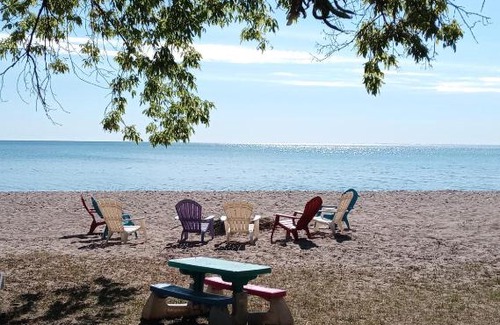 Lakeport Casa | A LAKE HURON SUNRISE Home Retreat