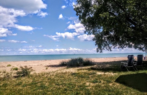 Lakeport Casa | A LAKE HURON SUNRISE Home Retreat
