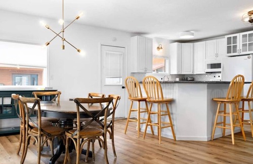 Traverse City Casa | A lakeside retreat that checks all the boxes for a fun family getaway all year-round!
