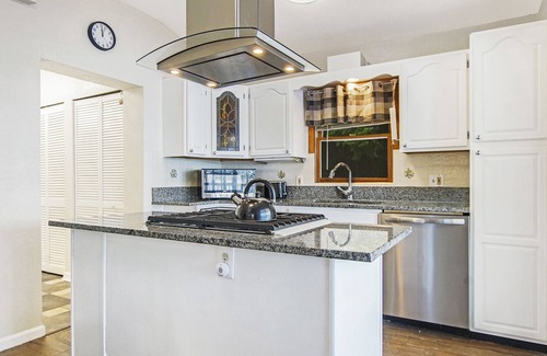 Lake Alfred Casa | A lakeside sunset delight near Disney, Universal, Sea World, Busch, LegoLand