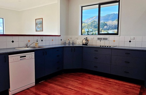 Richmond Casa | A large and sunny family home close to all the amenities and perfect for exploring Nelson and Tasman