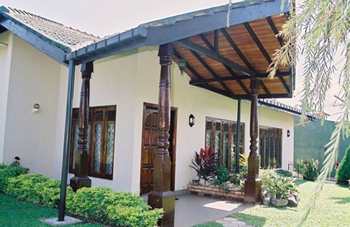 Moratuwa Cama Y Desayuno | Una habitación grande en "Charles Homestay" -Moratuwa, COLOMBO