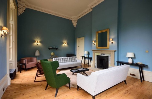 Isle of Lewis Cabaña | A lews castle that sleeps 2 guests in 1 bedroom
