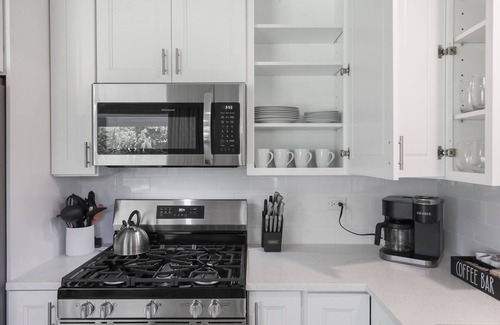 Arlington Heights Casa | A List Heights: 3BR / 2BT - Spacious modern home!