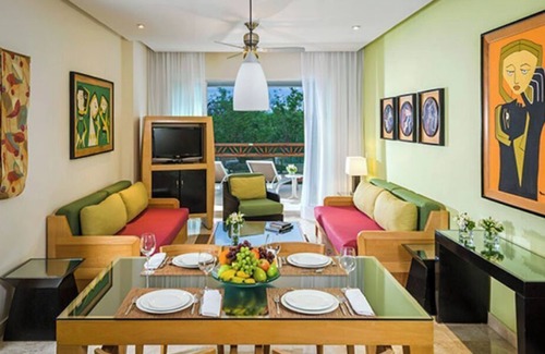 Centro Complejo | A Little Bit of Paradise