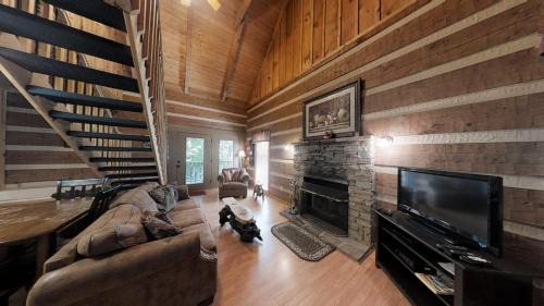 Rocky Grove Casa | A Love Shack Cabin