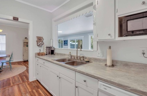 Darien Cabaña | A Lovely Coastal Cottage in the seaside town of Darien Georgia