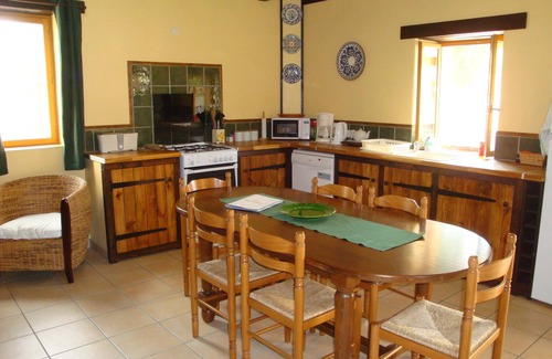 Abilly Casa | Una casa rural encantadora, con terrazas privadas, piscina climatizada para una estancia maravillosa y relajante